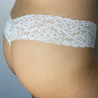 Weißer Thong Slip mit Spitze